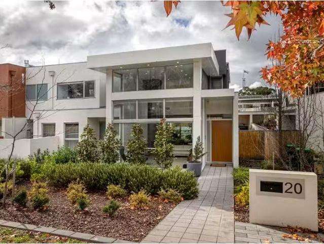 Deal! 3 BR 20 Somers Crescent, Forrest Townhouse for rent Lis.