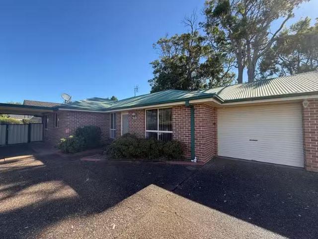 Nice 3 BR 2/10 Manuka Parade, Gorokan, NSW 2263 Duplex / Sem.
