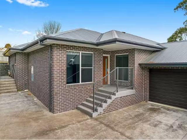 Just in! 3 BR 2/12a Bellevue Avenue, MOSS VALE House for rent.