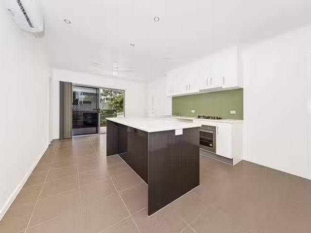 For Rent! 3 BR 21/46 Warringah Street, Everton Park, QLD 4053