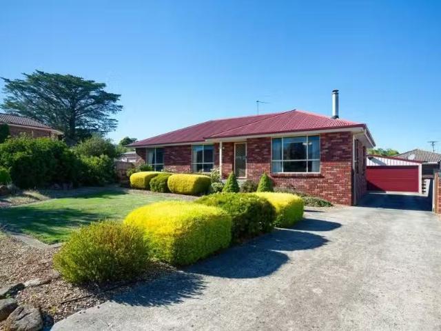 Cheap 3 BR 21 Rothesay Close, NEWNHAM, TAS 7248 House for Rent