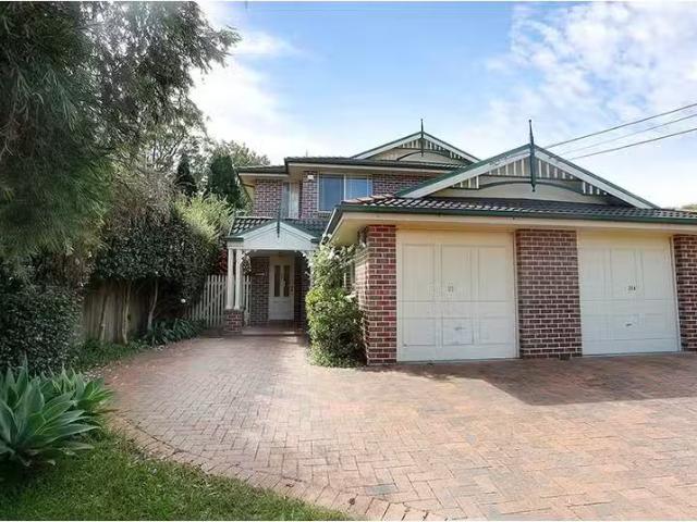 Cozy 3 BR 21 Waterloo Road, NORTH EPPING Townhouse for rent L.