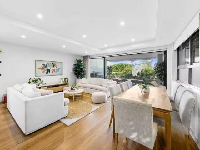 Just in! 3 BR 2/26 Carlisle Street, Rose Bay Apartment for ren.