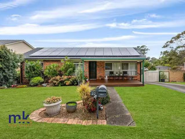 Charming 3 BR 22 Moonstone Place, Eagle Vale, NSW 2558