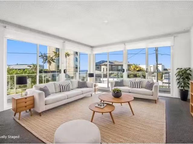 Just in! 3 BR 2/2a Pavilion Street, Queenscliff Apartment for.