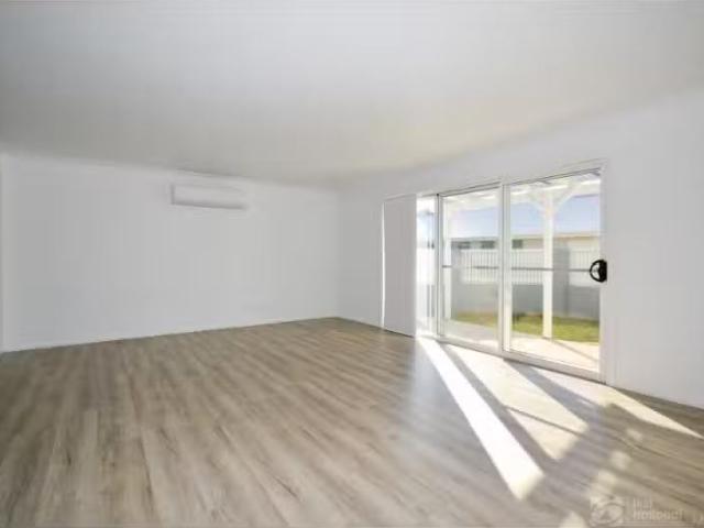Deal! 3 BR 2/2A Smith Street, Mudgee Townhouse for rent Liste.