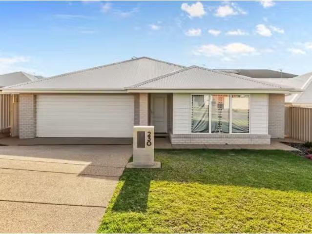 Cozy 3 BR 230 Muttama Parade, Gobbagombalin House for rent Li.