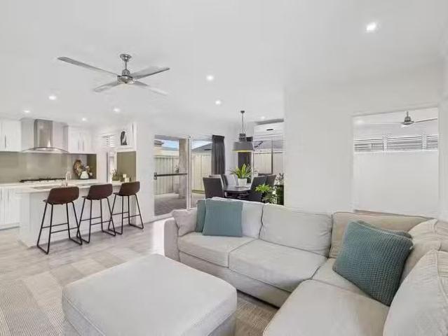 New 3 BR 2/37 Birnam Road, Canning Vale, WA 6155
