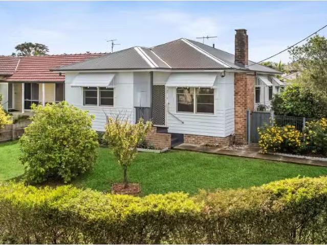 For Rent! 3 BR 2 Lambert Street, Cessnock House for rent List.