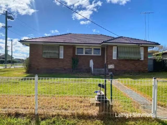 Unique 3 BR 2 Morobe St, Whalan House for rent Listed by Madd.