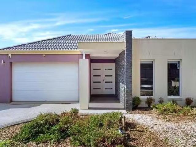 Rental! 3 BR 2 Mikayla Court, Burnside Heights, VIC 3023
