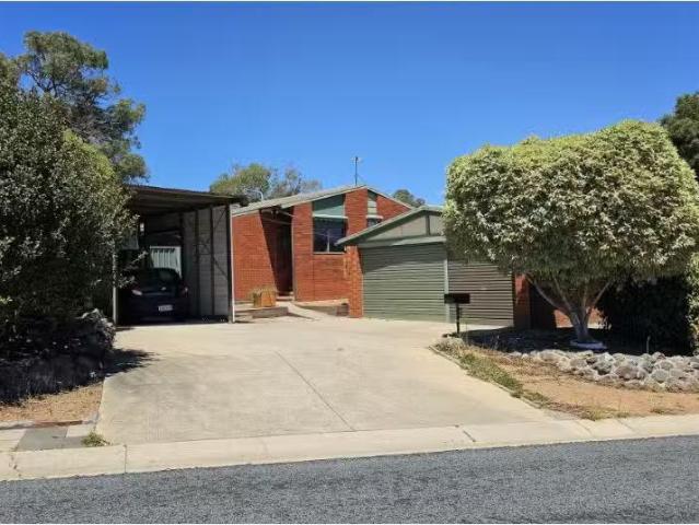 Charming 3 BR 34 Mc Dougall Street, Charnwood House for rent.