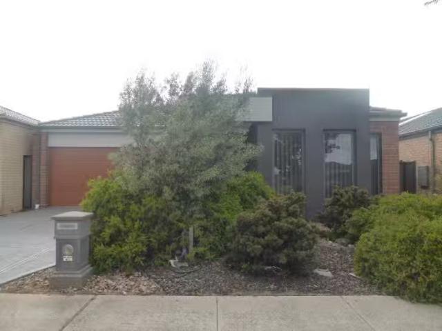 Nice 3 BR 35 Bliss Street, Point Cook, VIC 3030