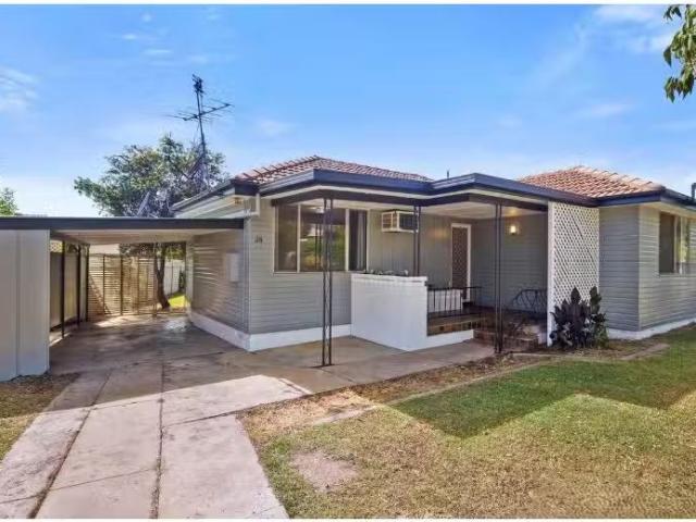 For Rent! 3 BR 36 Kathleen St, South Tamworth House for rent.