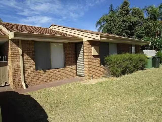 Cozy 3 BR 3/84 Agincourt Drive, Forrestfield, WA 6058