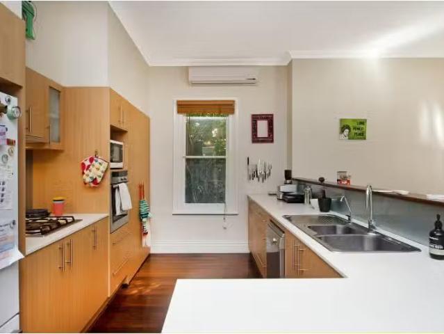 Charming 3 BR 39 Ebsworth Street, Mount Lawley House for rent.