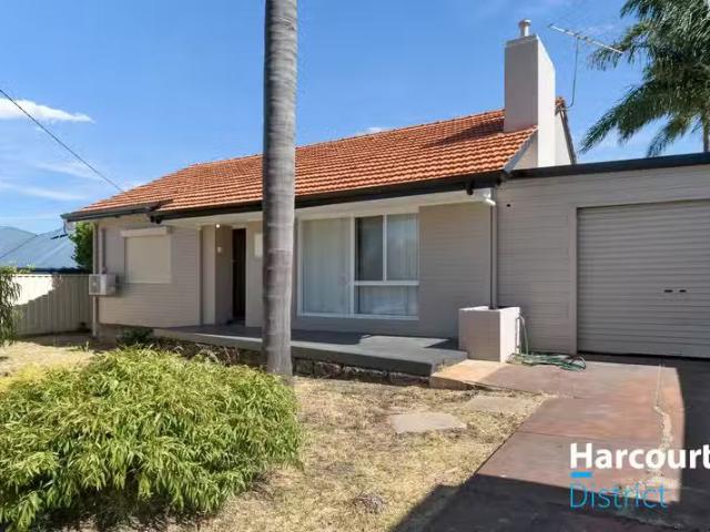 Just in! 3 BR 39 St Albans Road, NOLLAMARA, WA 6061 House fo.