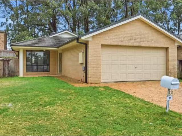 Cheap 3 BR 30 Deakin Close, Port Macquarie House for rent Lis.