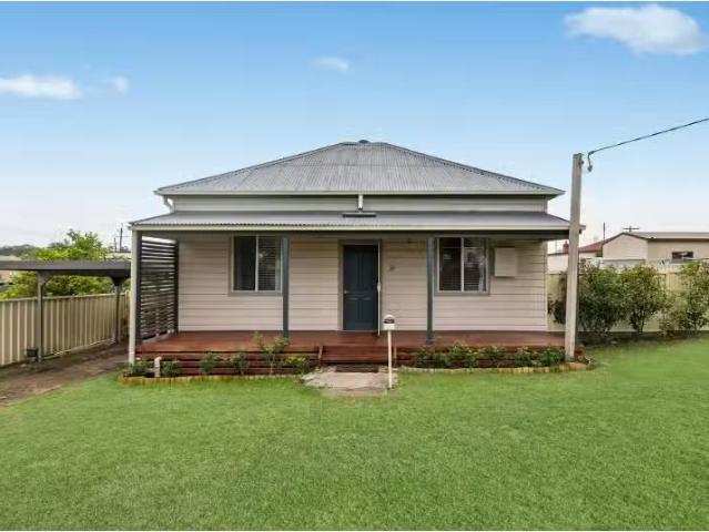 Nice 3 BR 31 King Street, Cessnock House for rent Listed by H.
