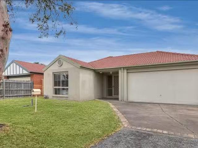 Just in! 3 BR 31 Lansell Court, Carrum Downs, VIC 3201 House.