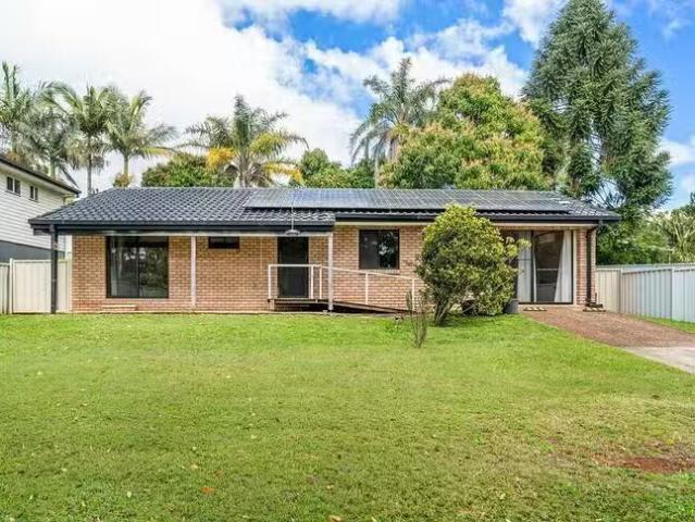 Nice 3 BR 32 Canaipa Road, Russell Island, QLD 4184