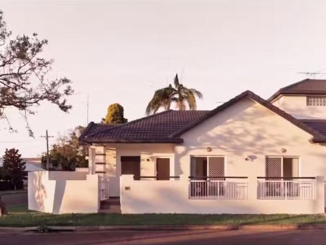 Just in! 3 BR 32A Toyer Avenue, Sans Souci House for rent Lis.