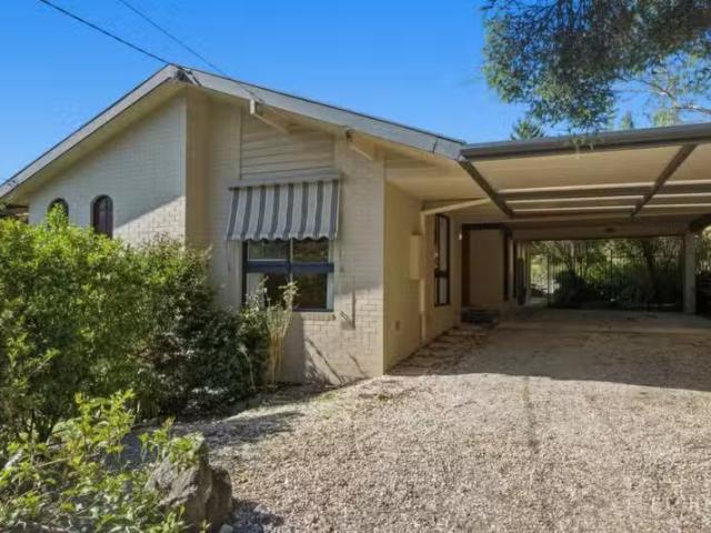 Charming 3 BR 33 Landau Dr, Warranwood VIC 3134 House For Le.