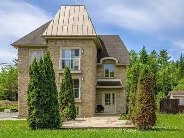 For Rent! 3 BR 3 227 Mtée De L'Église, Saint Colomban, QC, J5K.