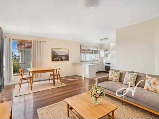 Deal! 3 BR 3 Parkhill Parade, Waratah West House for rent Lis.