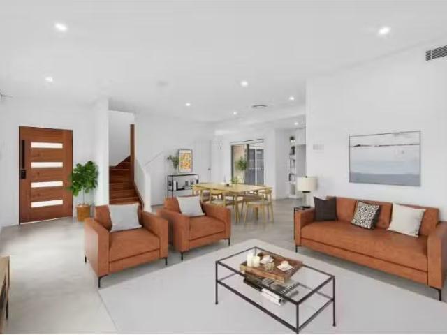 Cozy 3 BR 4/407 President Avenue, Kirrawee Townhouse for rent.