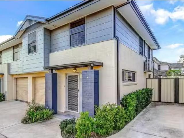 New 3 BR 4/55 Mamre Road, St Marys Townhouse for rent Listed.
