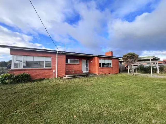 Deal! 3 BR 46 Elizabeth Street, GEORGE TOWN, TAS 7253 House.