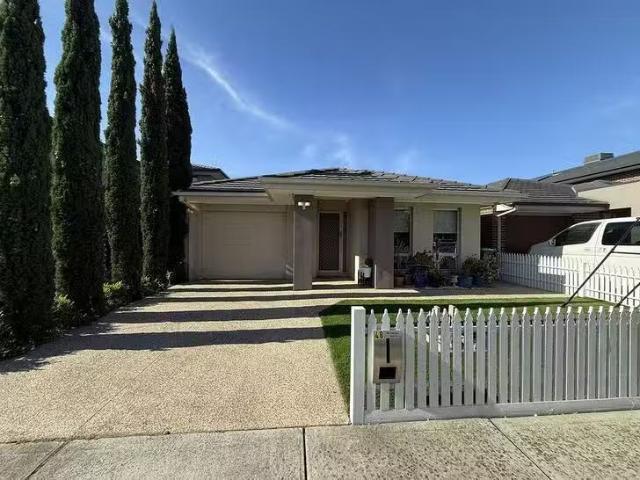 Cheap 3 BR 48 Dahlia Crescent, Keysborough, VIC 3173
