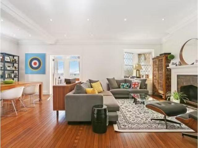 Cozy 3 BR 4/97 Drumalbyn Road, Bellevue Hill Apartment for ren.