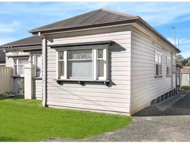 Cheap 3 BR 4/9 Eastern Street, GWYNNEVILLE Apartment for rent.