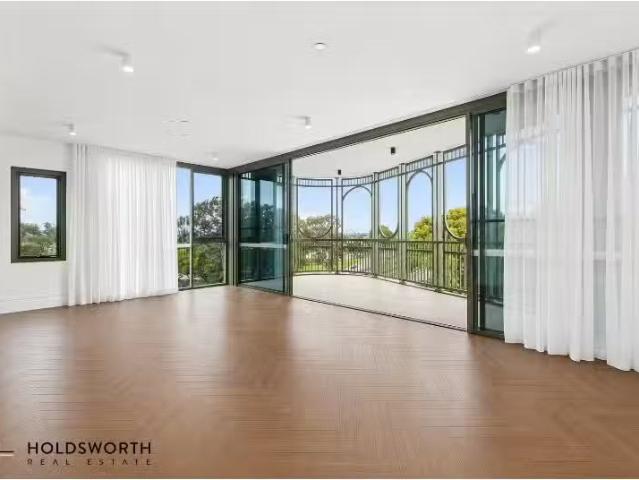 For Rent! 3 BR 402/141 West Parade, MOUNT LAWLEY Apartment for.