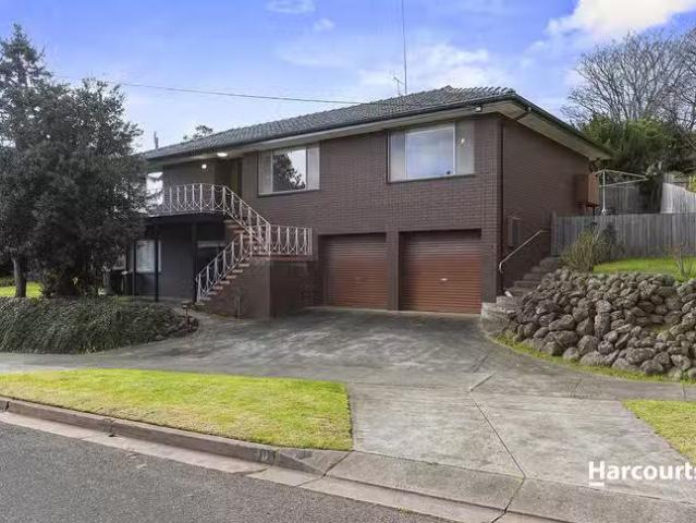 Unique 3 BR 40 The Avenue, Belmont, VIC 3216