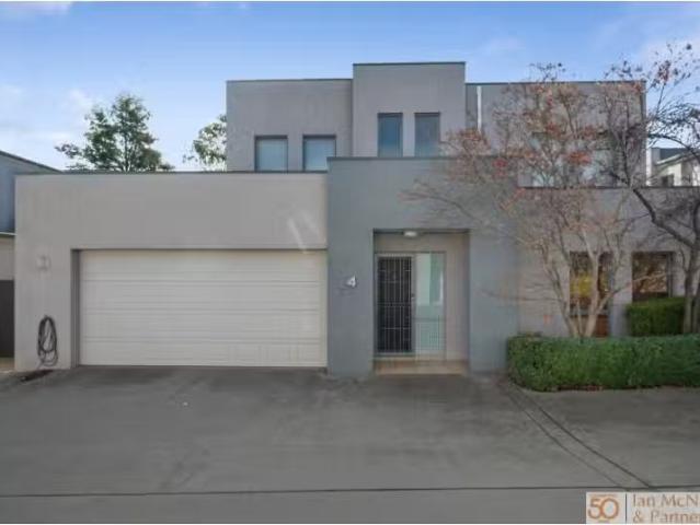 New 3 BR 4/15 Ironbark Circuit, Jerrabomberra Apartment for re.