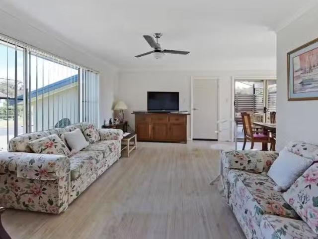 Unique 3 BR 41 Morrish Street, Port Macquarie Apartment for re.