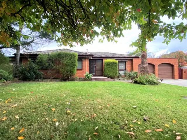 Just in! 3 BR 42 Goolagar Crescent, SPRINGDALE HEIGHTS House f.