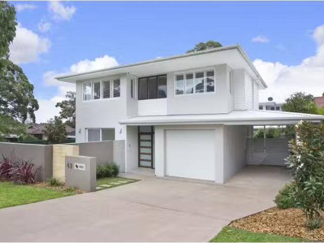 Cozy 3 BR 43 Bulwarra Street, Caringbah South House for rent.