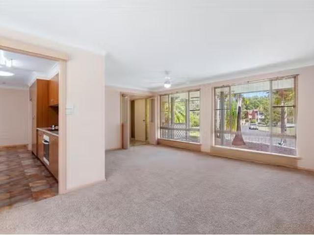 Deal! 3 BR 4 Begonia Place, Port Macquarie House for rent Lis.