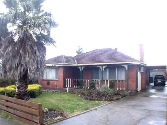 Nice 3 BR 4 HARRY Street, Cranbourne VIC 3977 House For Lease