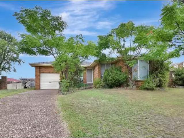 Cheap 3 BR 4 Malthus Close, Thornton House for rent Listed by.