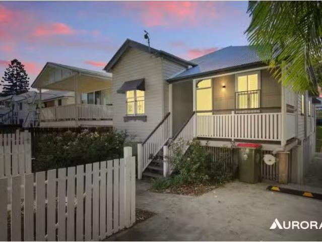 Deal! 3 BR 54 Gresham Street, East Brisbane House for rent Li.