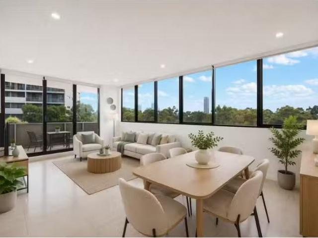 Charming 3 BR 550/7 Flock Street, Lidcombe Apartment for rent.