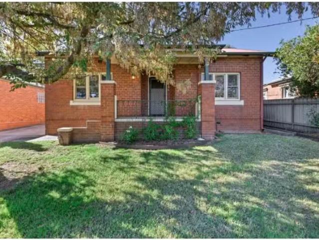Rental! 3 BR 570 Schubach Street, EAST ALBURY House for rent.