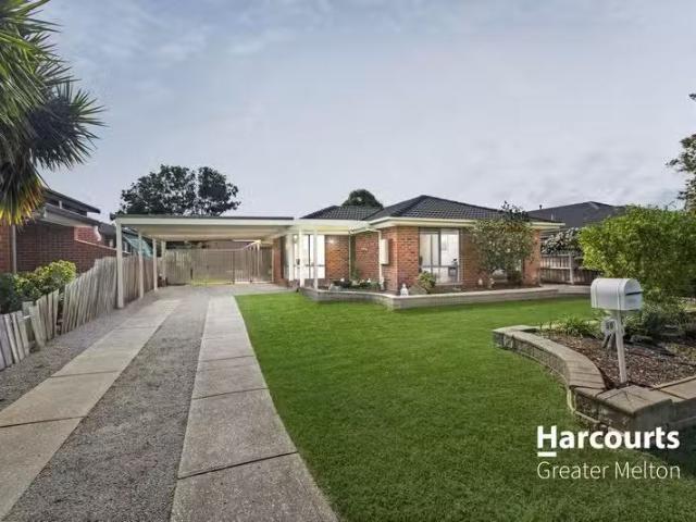 Cozy 3 BR 59 Smoult Drive, KURUNJANG, VIC 3337 House for Rent
