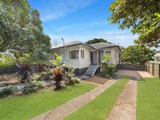 Charming 3 BR 52 Toohey Road, Tarragindi, QLD 4121