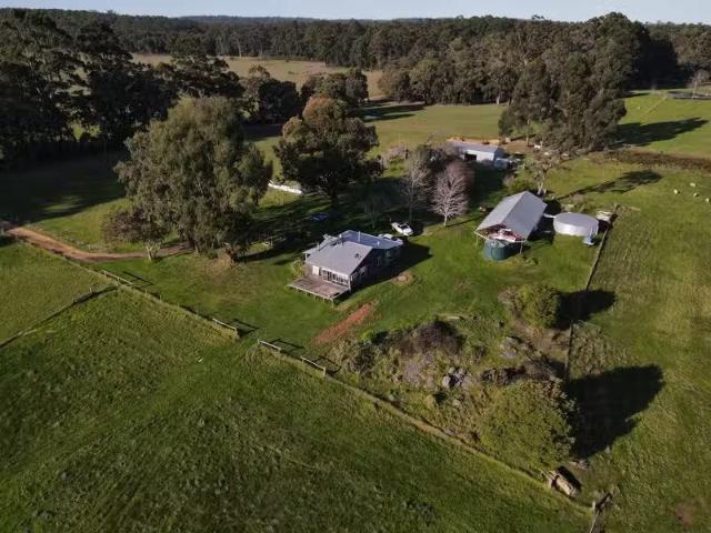 Nice 3 BR 53 Kens Road, BOORARA BROOK, WA 6262 House for Rent